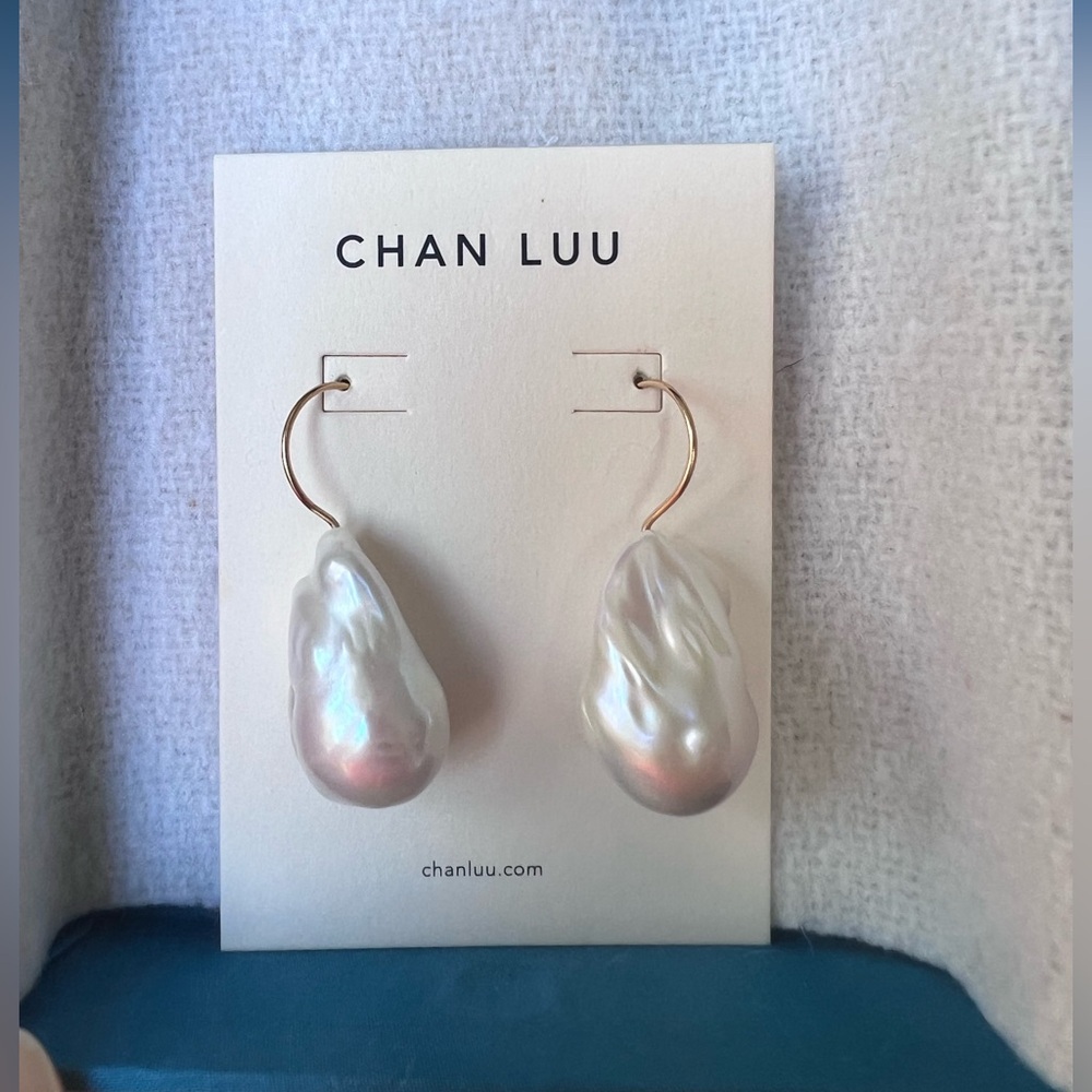 New, Chan Luu 14K BAROQUE EARRINGS WHITE PEARL